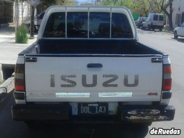 Isuzu Pick-Up Usada en Mendoza, deRuedas