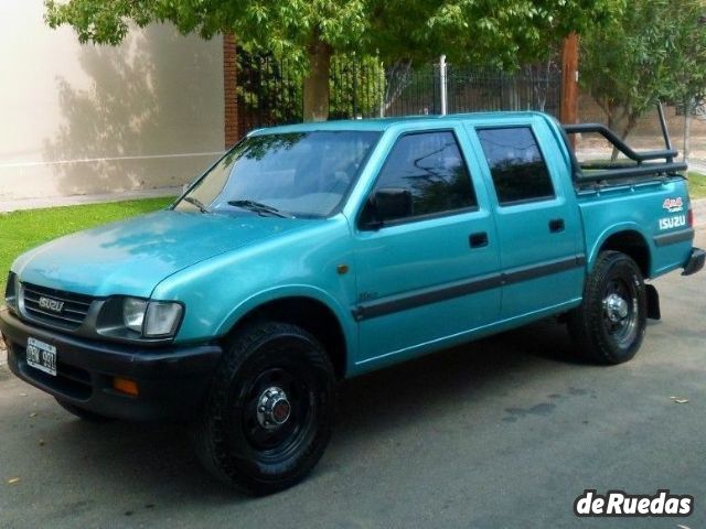Isuzu Pick-Up Usada en Mendoza, deRuedas