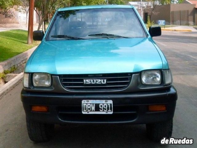 Isuzu Pick-Up Usada en Mendoza, deRuedas