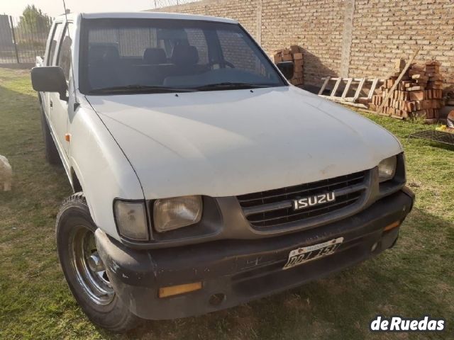Isuzu Pick-Up Usada en Mendoza, deRuedas