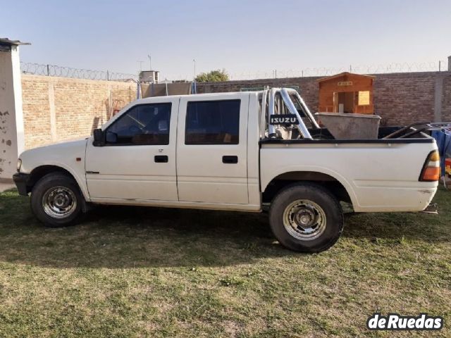 Isuzu Pick-Up Usada en Mendoza, deRuedas