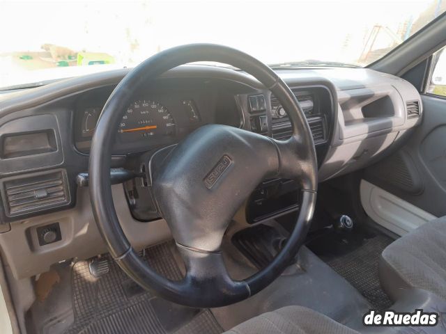 Isuzu Pick-Up Usada en Mendoza, deRuedas