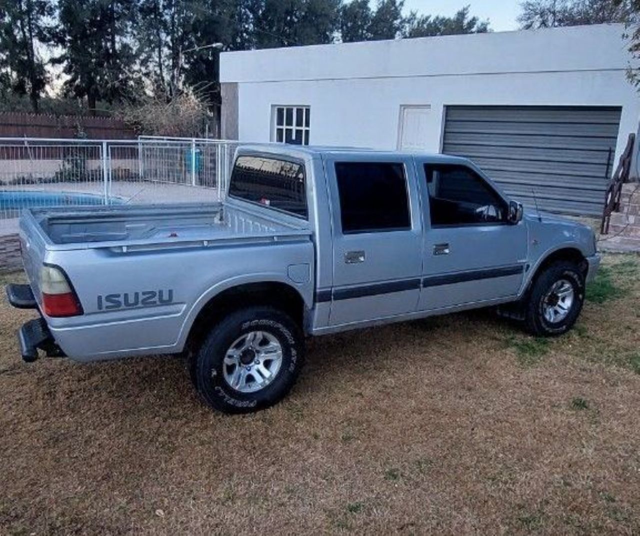 Isuzu Pick-Up Usada en Mendoza, deRuedas