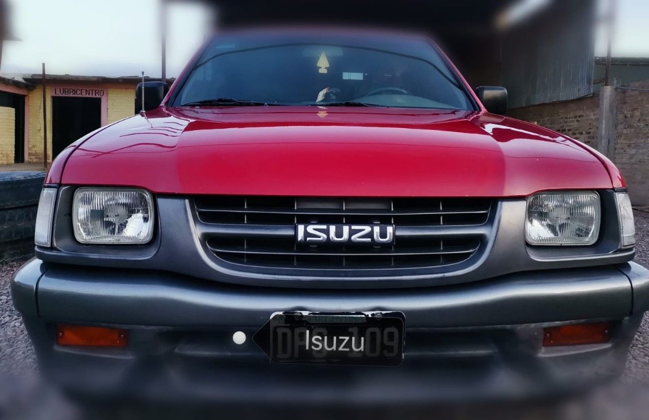 Isuzu Pick-Up Usada en Mendoza, deRuedas