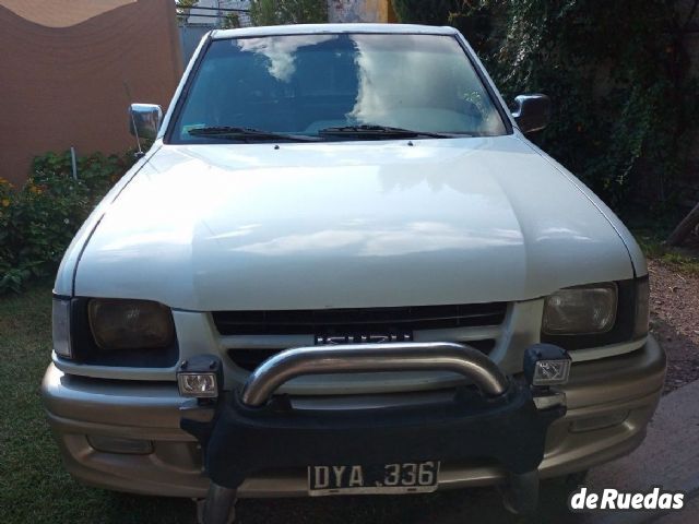 Isuzu Pick-Up Usada en Mendoza, deRuedas