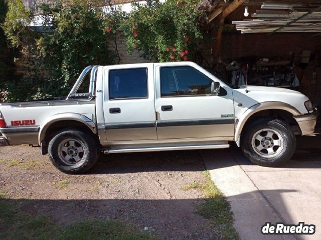 Isuzu Pick-Up Usada en Mendoza, deRuedas