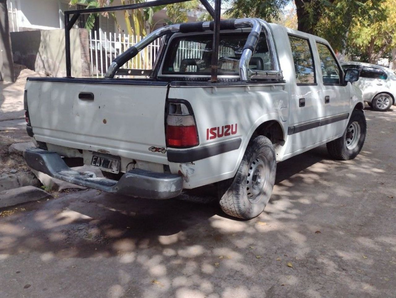 Isuzu Pick-Up Usada en Mendoza, deRuedas