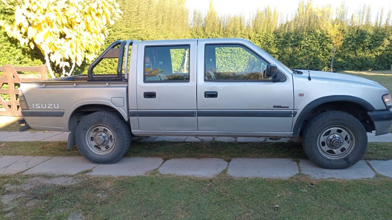 Isuzu Pick-Up Usada en Mendoza, deRuedas