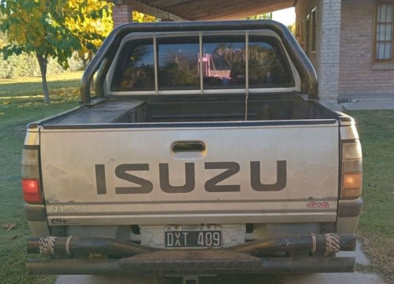 Isuzu Pick-Up Usada en Mendoza, deRuedas