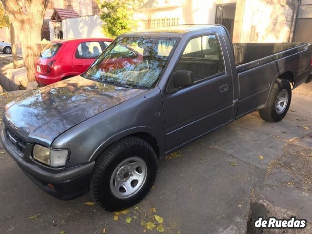 Isuzu Pick-Up Usada en Mendoza, deRuedas