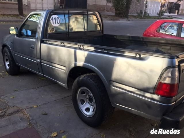 Isuzu Pick-Up Usada en Mendoza, deRuedas