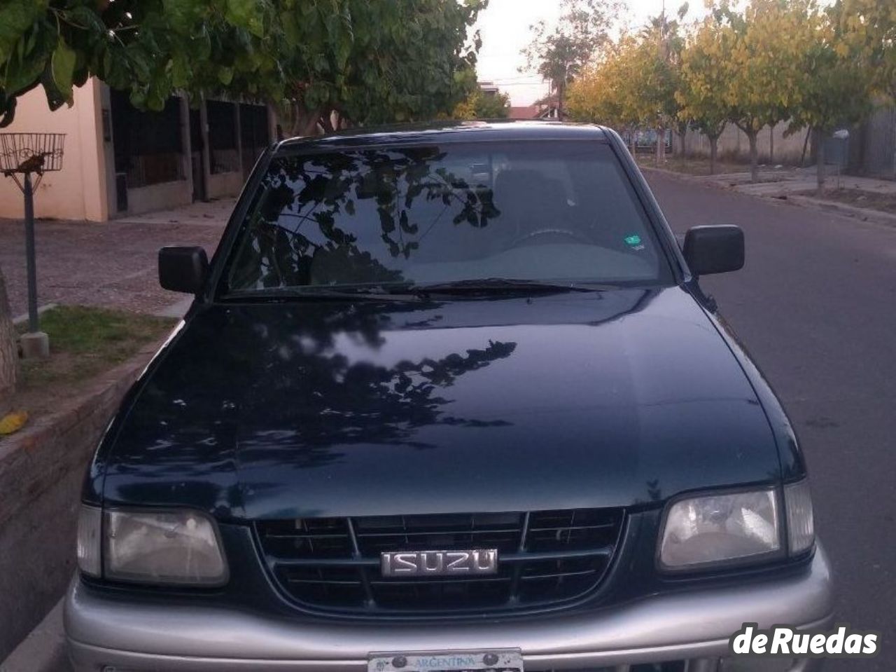 Isuzu Pick-Up Usada en Mendoza, deRuedas