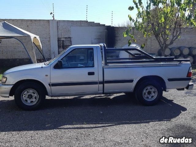 Isuzu Pick-Up Usada en Mendoza, deRuedas