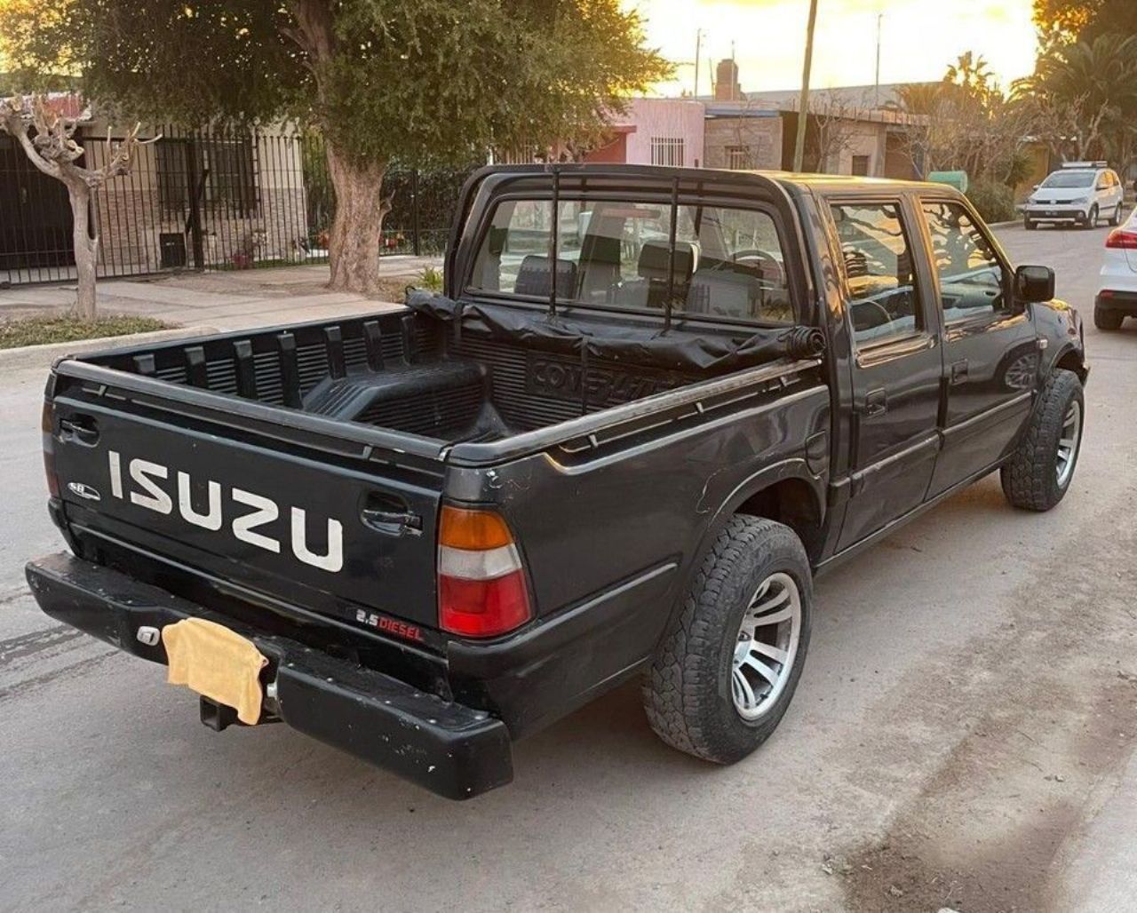 Isuzu Pick-Up Usada en Mendoza, deRuedas