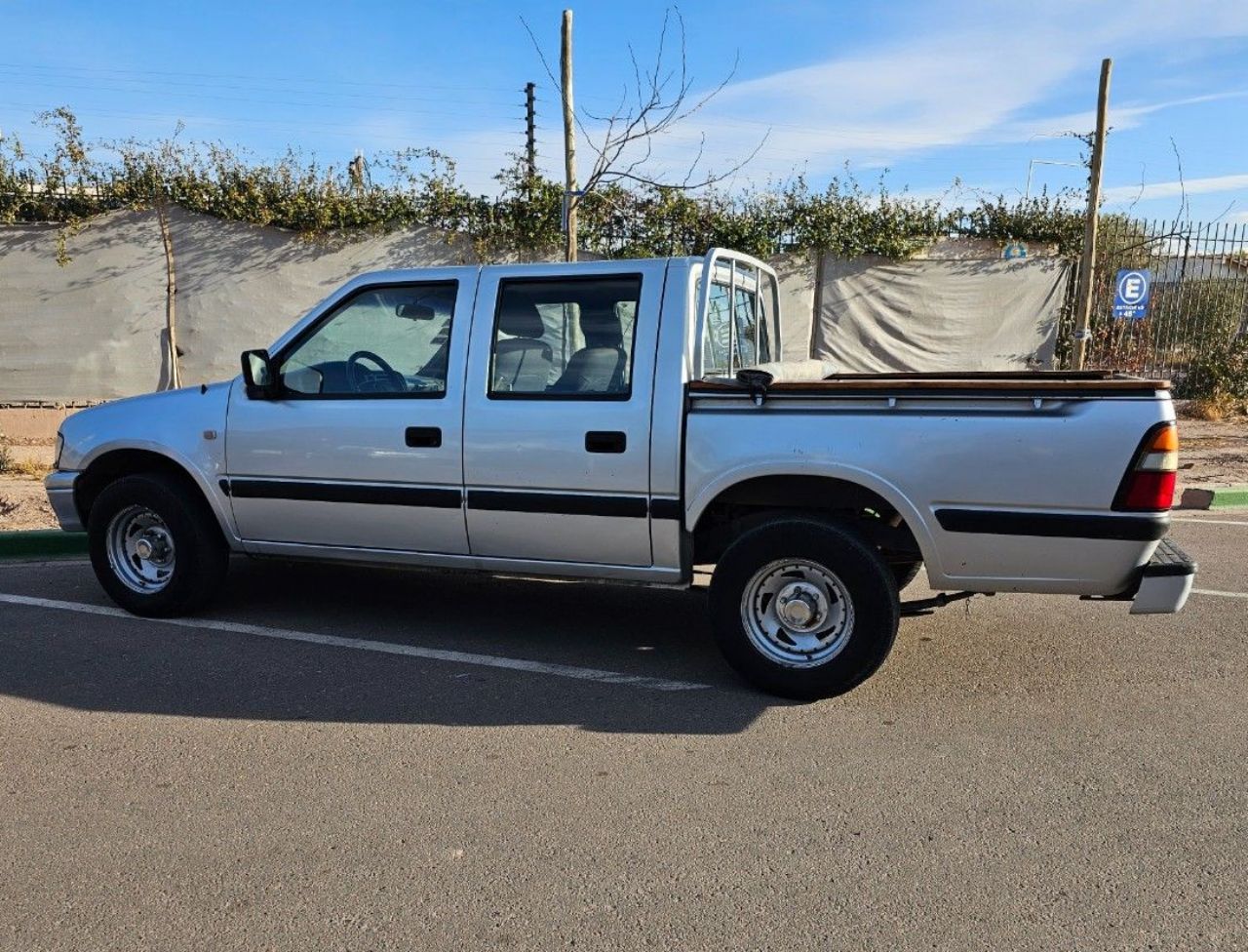 Isuzu Pick-Up Usada en Mendoza, deRuedas