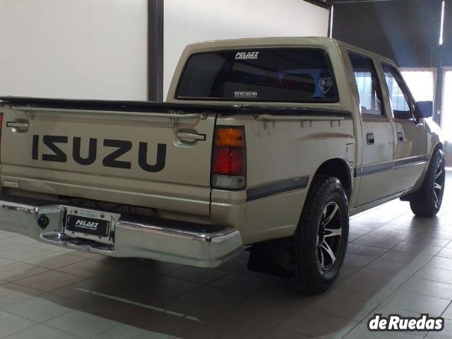 Isuzu Pick-up Cabina Doble Usada en Mendoza, deRuedas