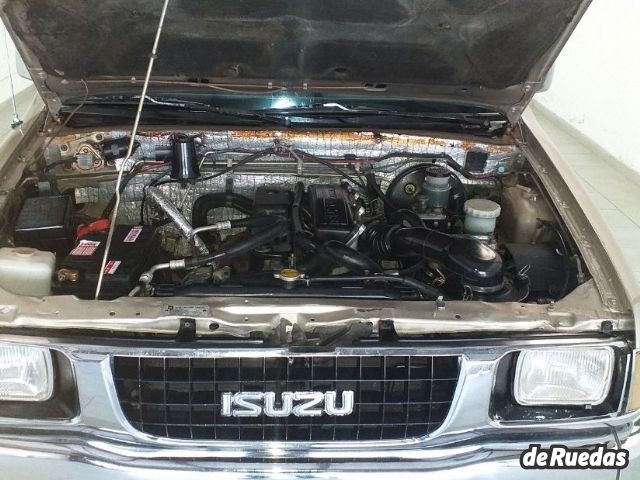 Isuzu Pick-up Cabina Doble Usada en Mendoza, deRuedas