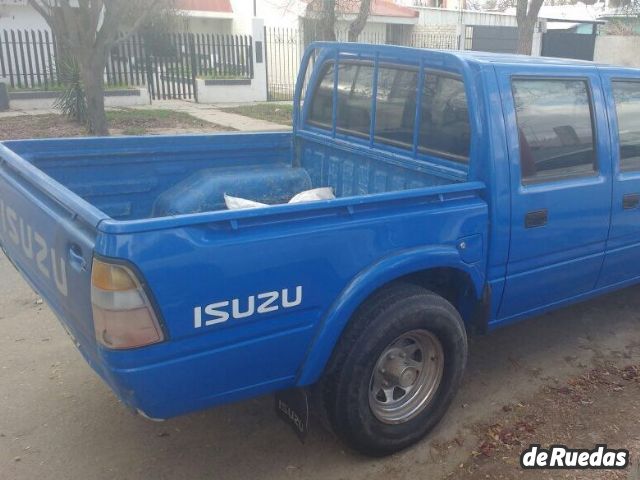 Isuzu Pick-up Cabina Doble Usada en Mendoza, deRuedas