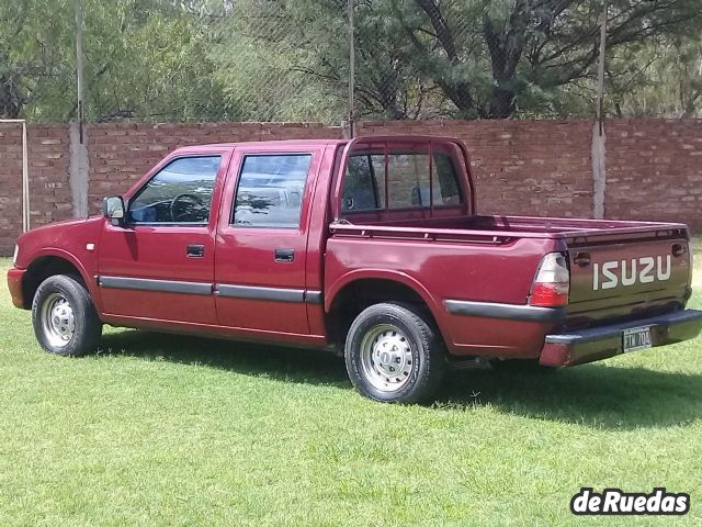 Isuzu Pick-up Cabina Doble Usada en Mendoza, deRuedas