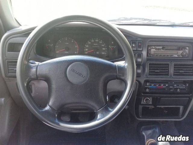 Isuzu Pick-up Cabina Doble Usada en Mendoza, deRuedas