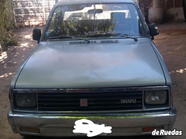 Isuzu Pick-up Cabina Simple Usada en Mendoza, deRuedas