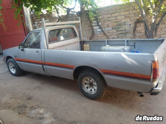 Isuzu Pick-up Cabina Simple Usada en Mendoza, deRuedas
