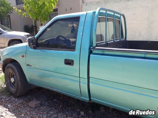 Isuzu Pick-up Cabina Simple Usada en Mendoza, deRuedas