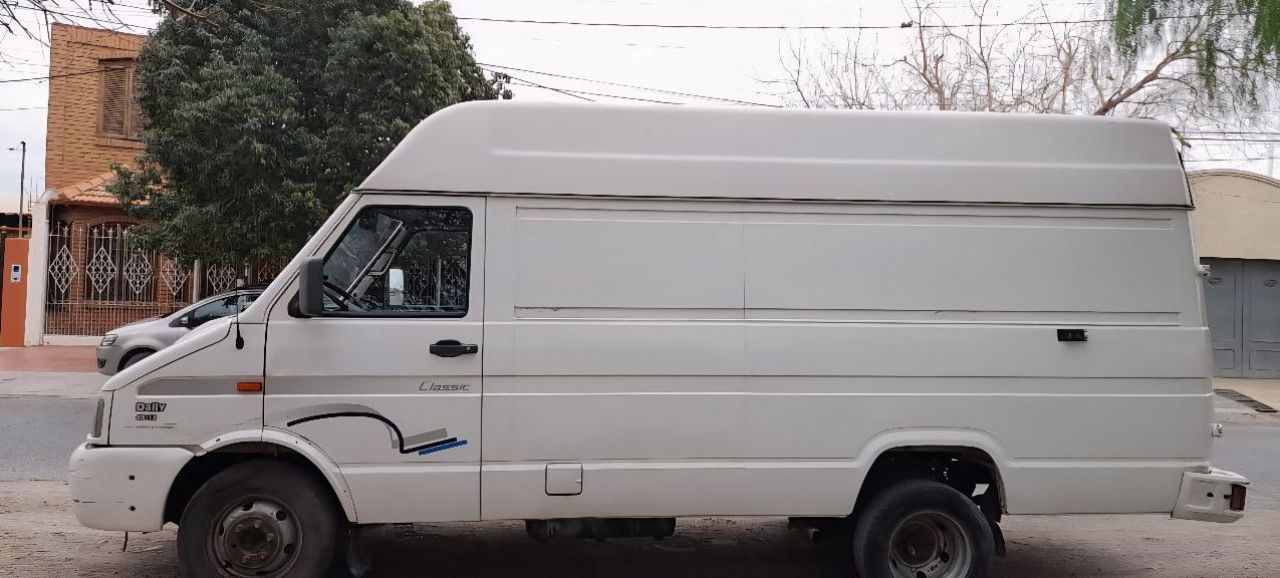 Iveco Daily Usada en San Juan, deRuedas
