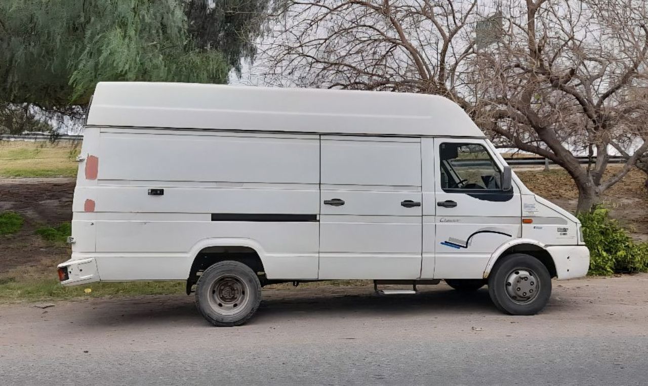 Iveco Daily Usada en San Juan, deRuedas