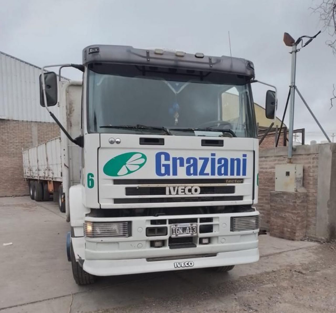 Iveco Tector Usado en San Juan, deRuedas