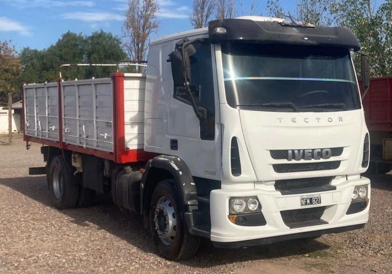 Iveco Tector Usado en Mendoza, deRuedas