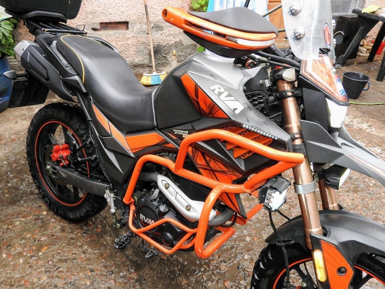 Jawa Tekken Usada en Mendoza, deRuedas