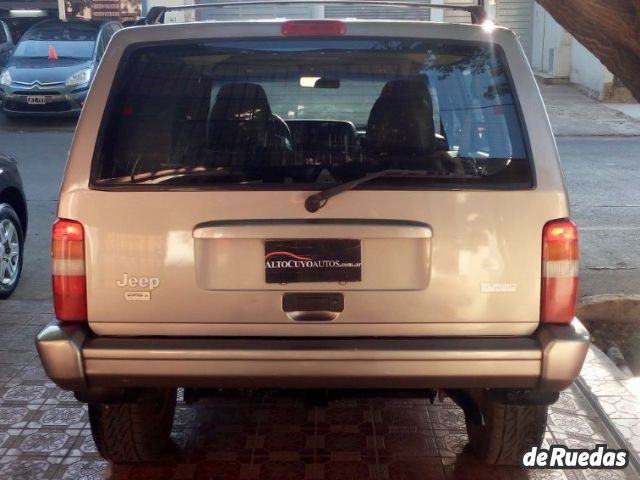 Jeep Cherokee Usado en Mendoza, deRuedas