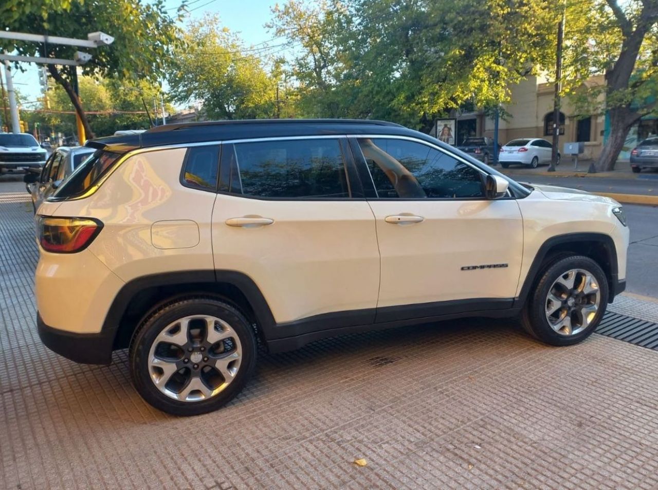 Jeep Compass Usado Financiado en Mendoza, deRuedas