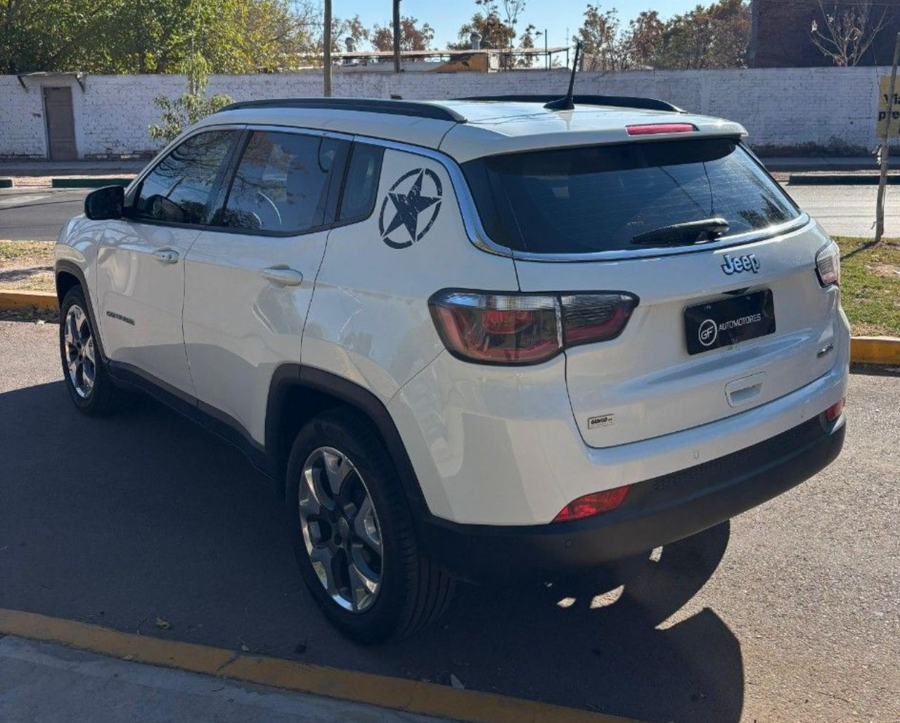 Jeep Compass Usado Financiado en Mendoza, deRuedas