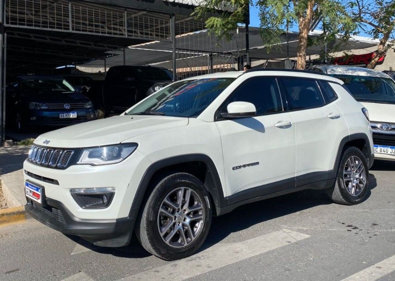 Jeep Compass Usado Financiado en San Juan, deRuedas