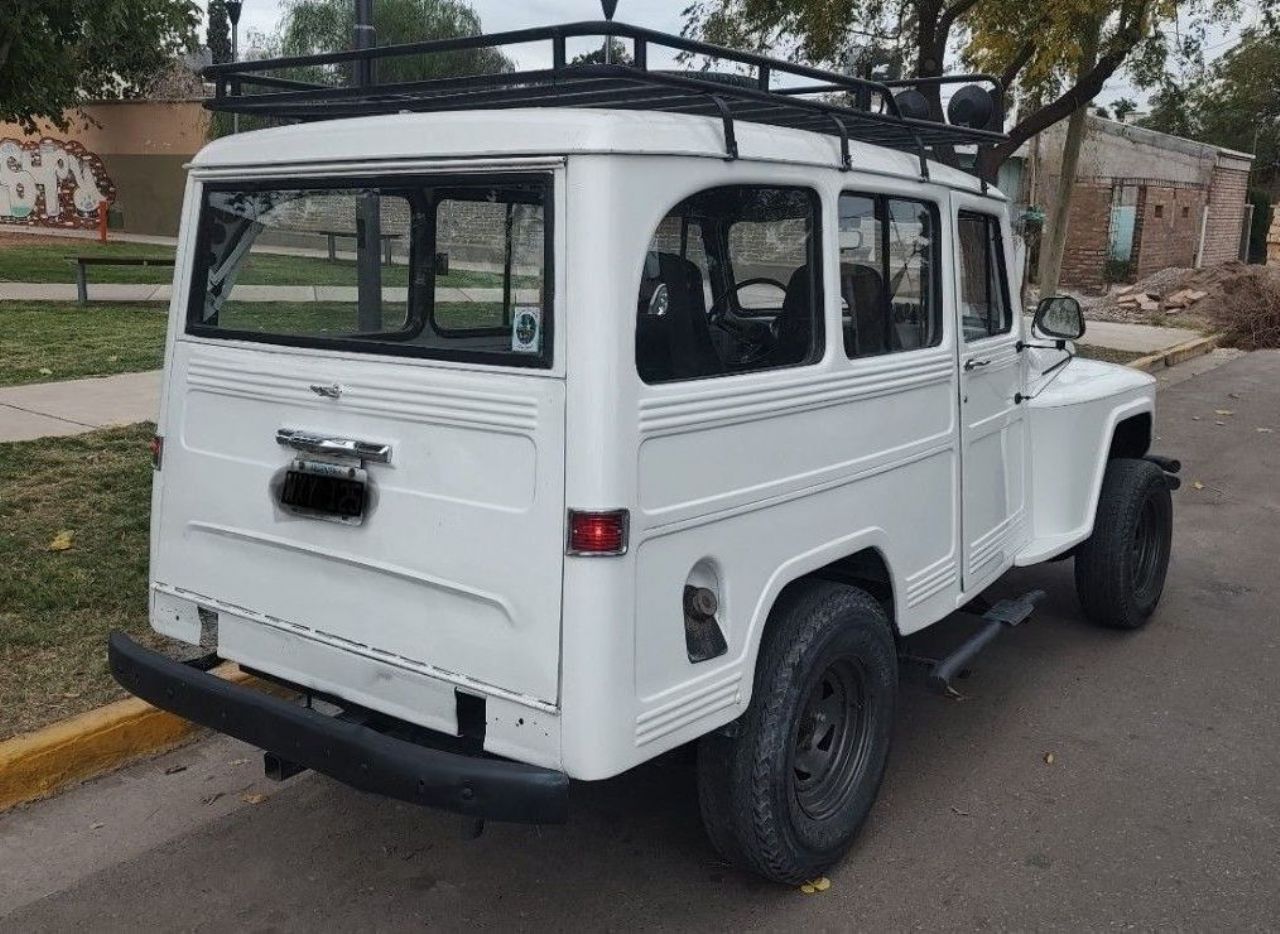 Jeep Estanciera Usada en San Juan, deRuedas