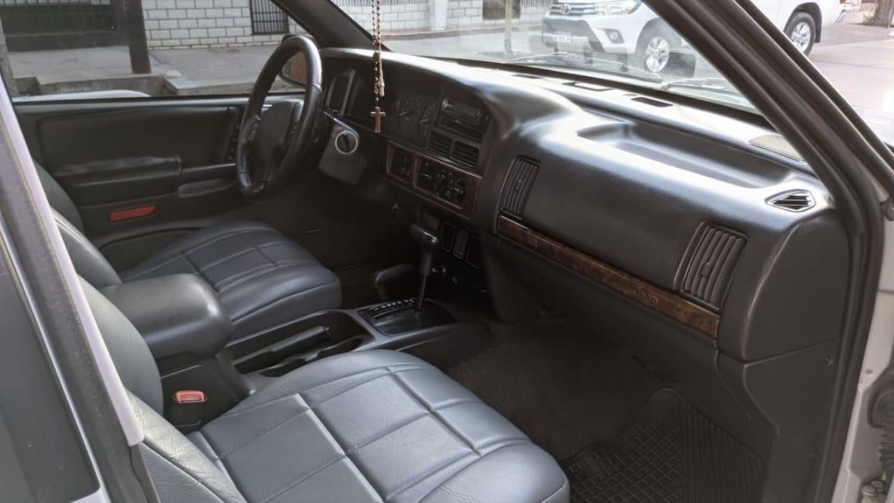 Jeep Grand Cherokee Usado en Mendoza, deRuedas