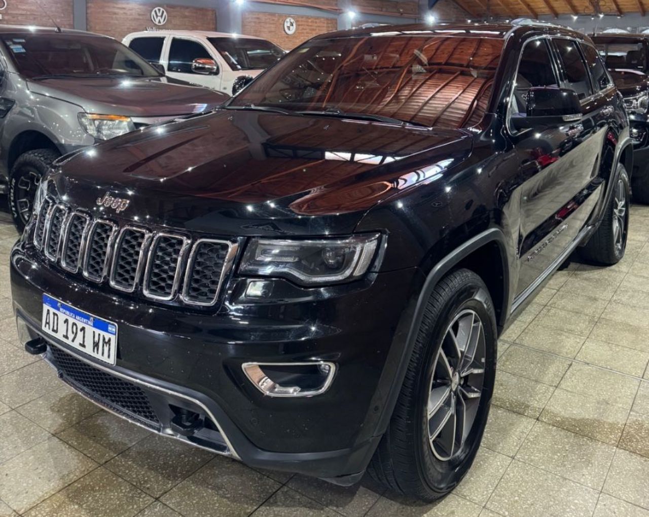 Jeep Grand Cherokee Usado Financiado en San Juan, deRuedas