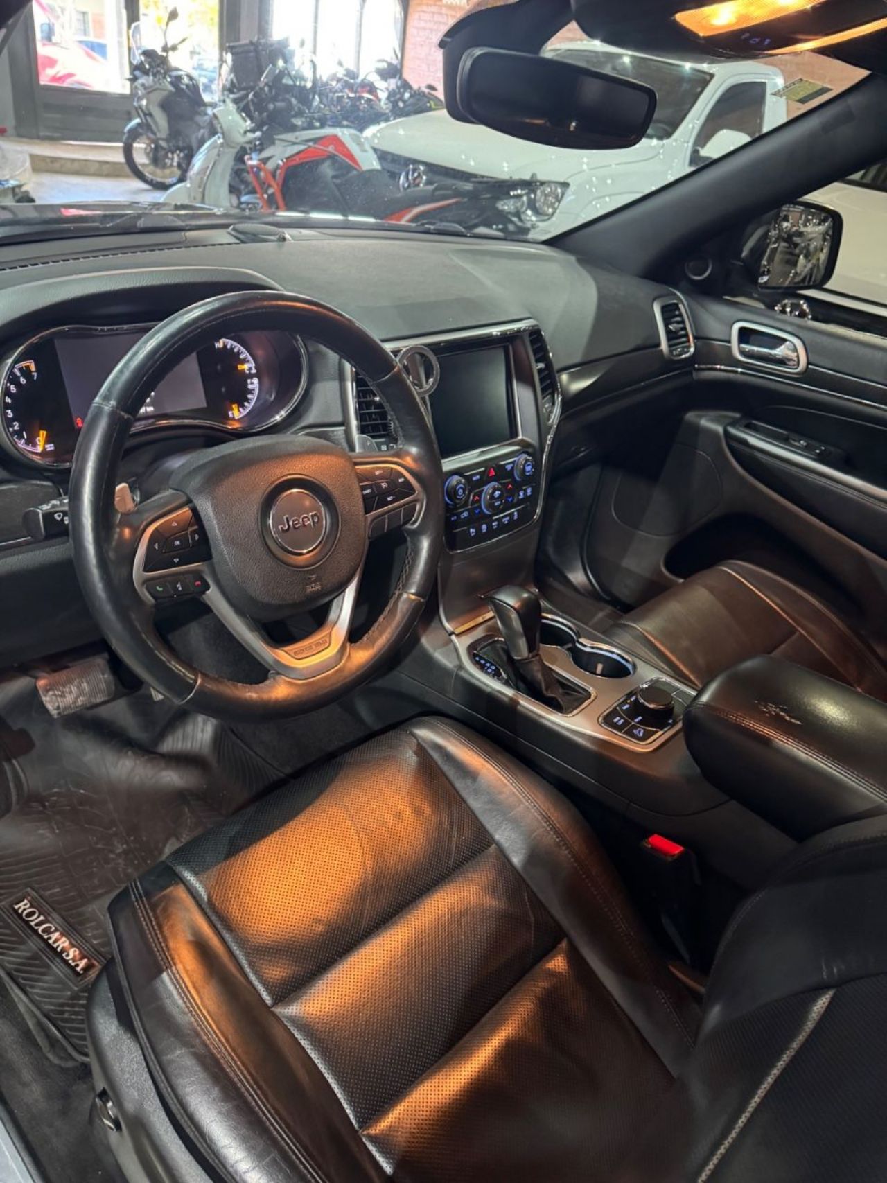 Jeep Grand Cherokee Usado Financiado en San Juan, deRuedas