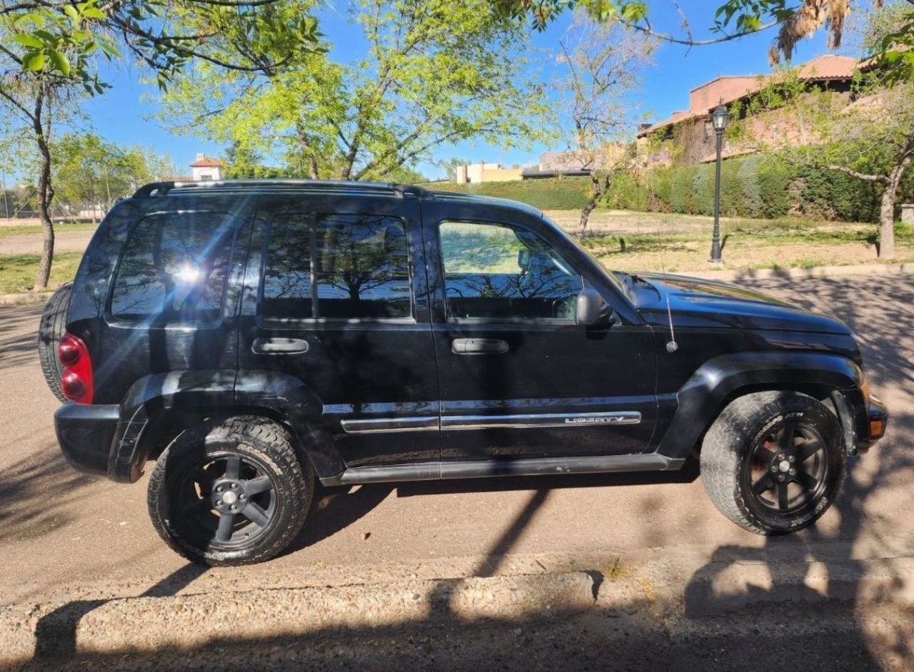 Jeep Liberty Usado en Mendoza, deRuedas