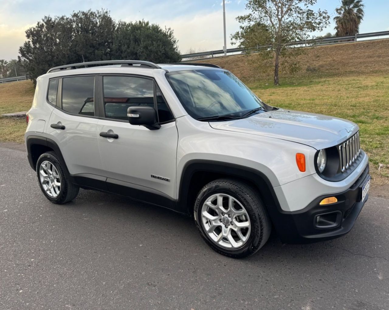 Jeep Renegade Usado Financiado en San Juan, deRuedas