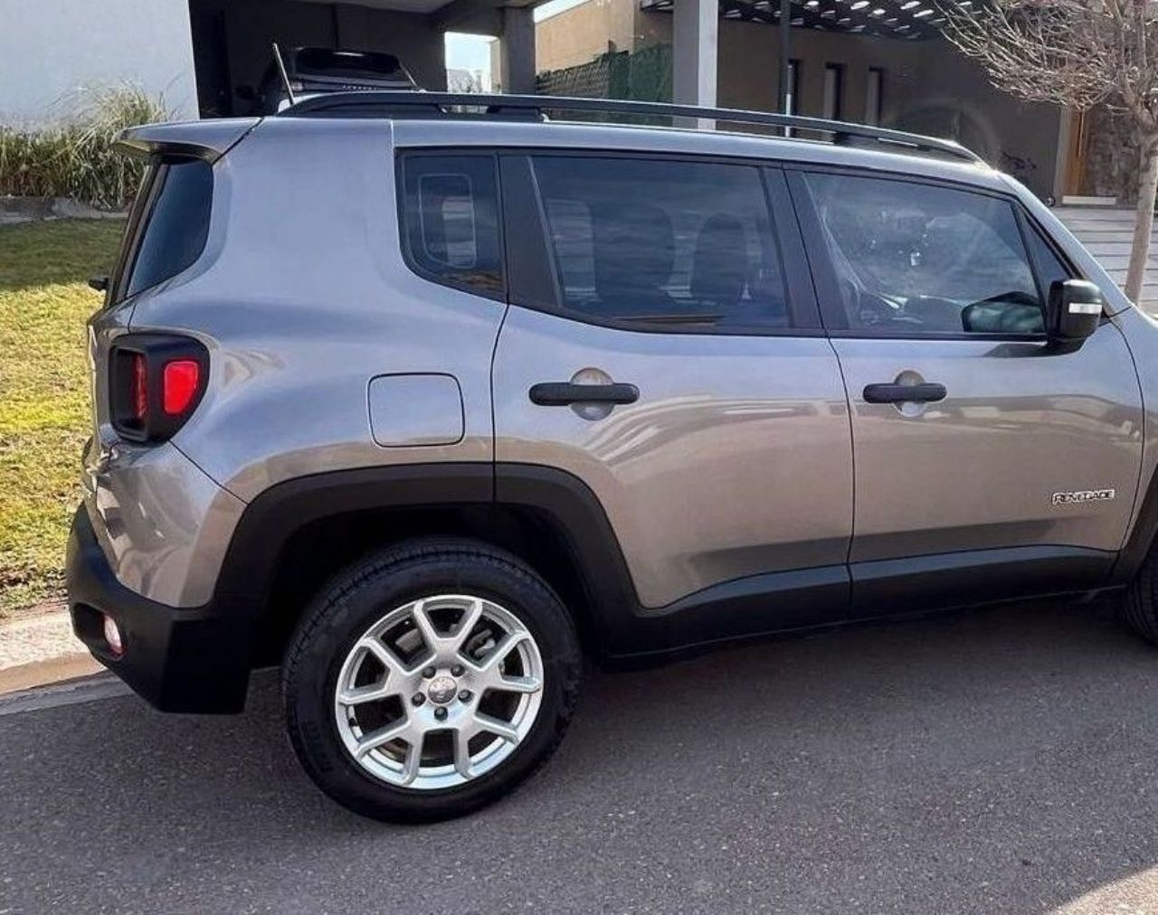 Jeep Renegade Usado en Mendoza, deRuedas
