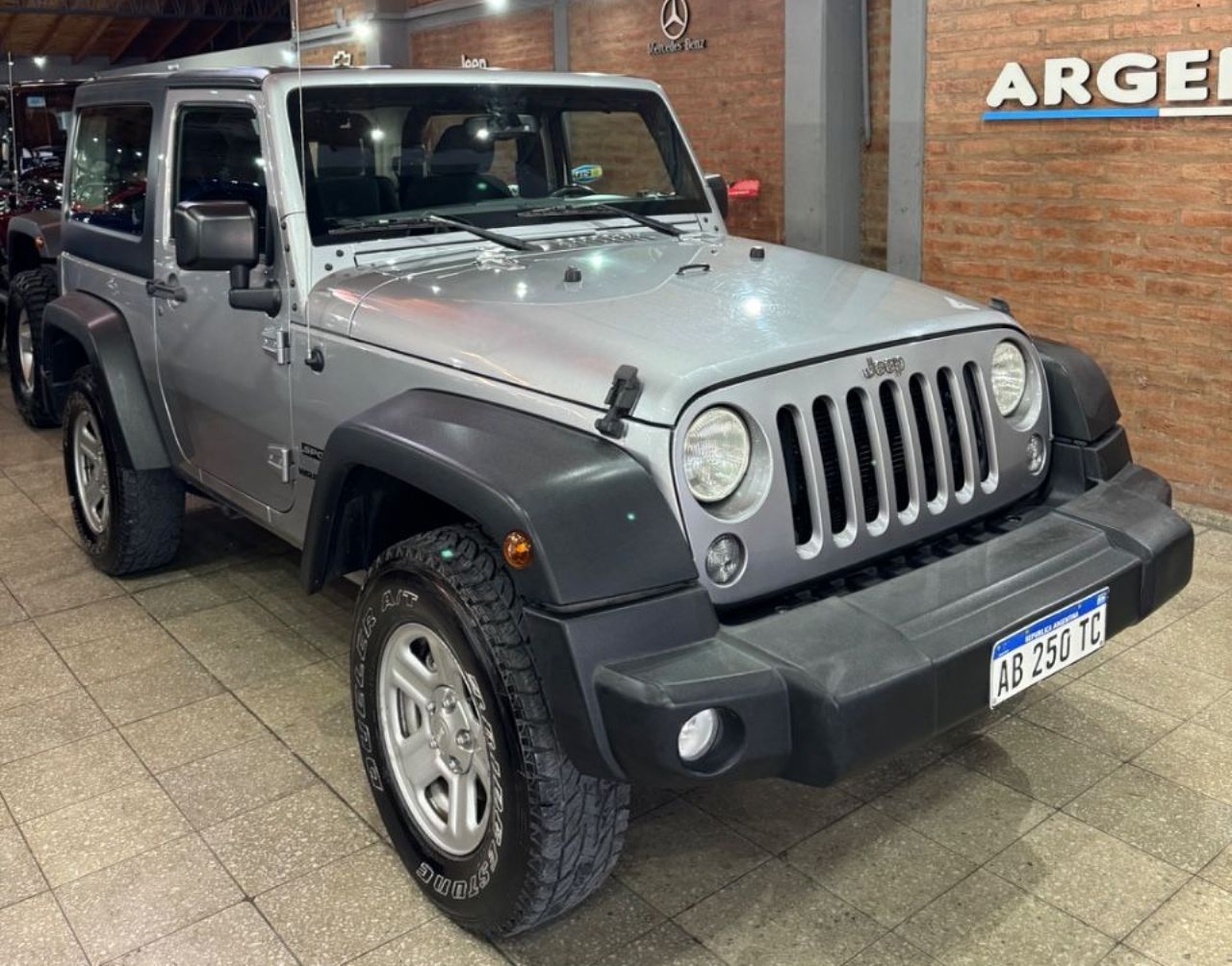 Jeep Wrangler Usado Financiado en San Juan, deRuedas