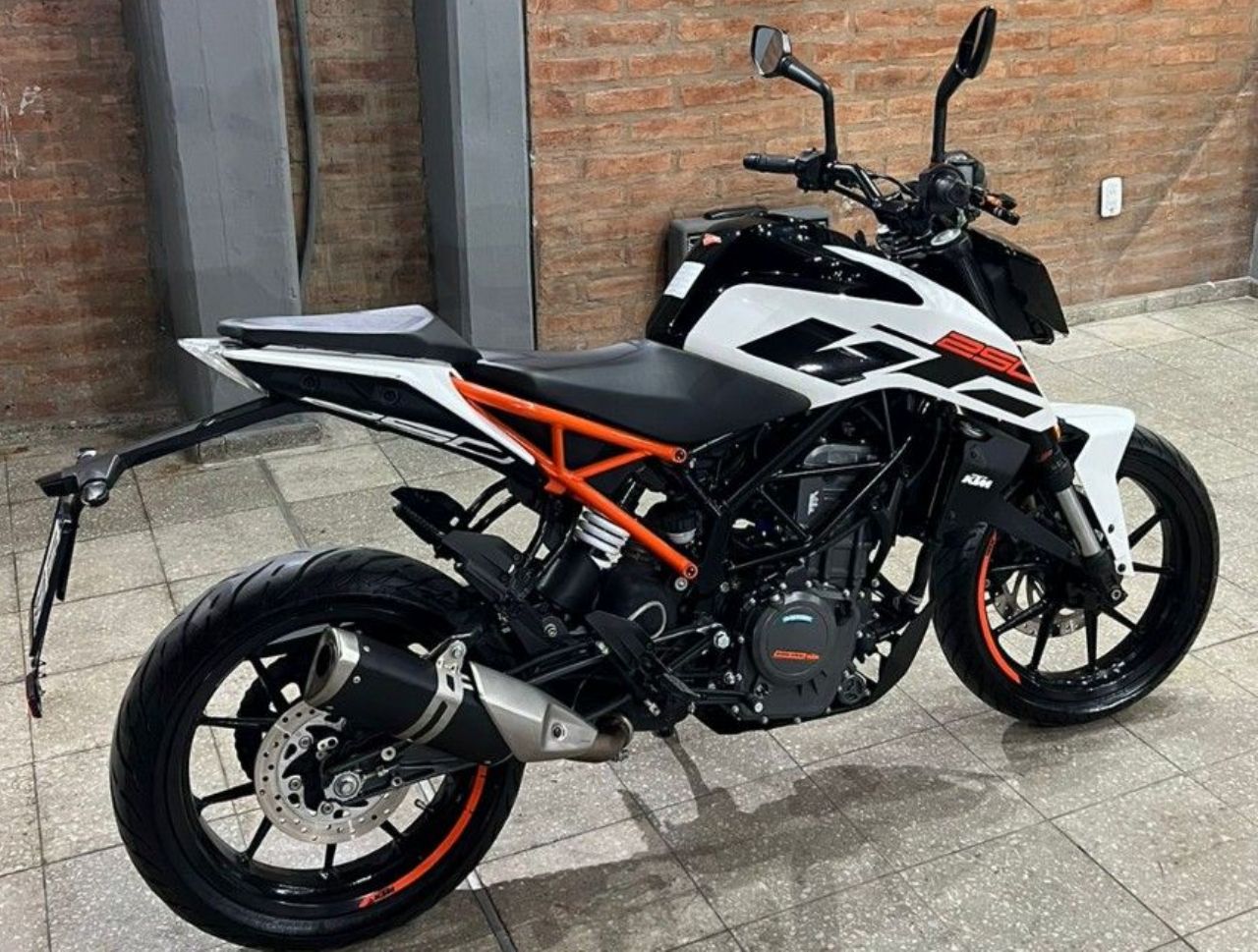 KTM Duke Usada en San Juan, deRuedas