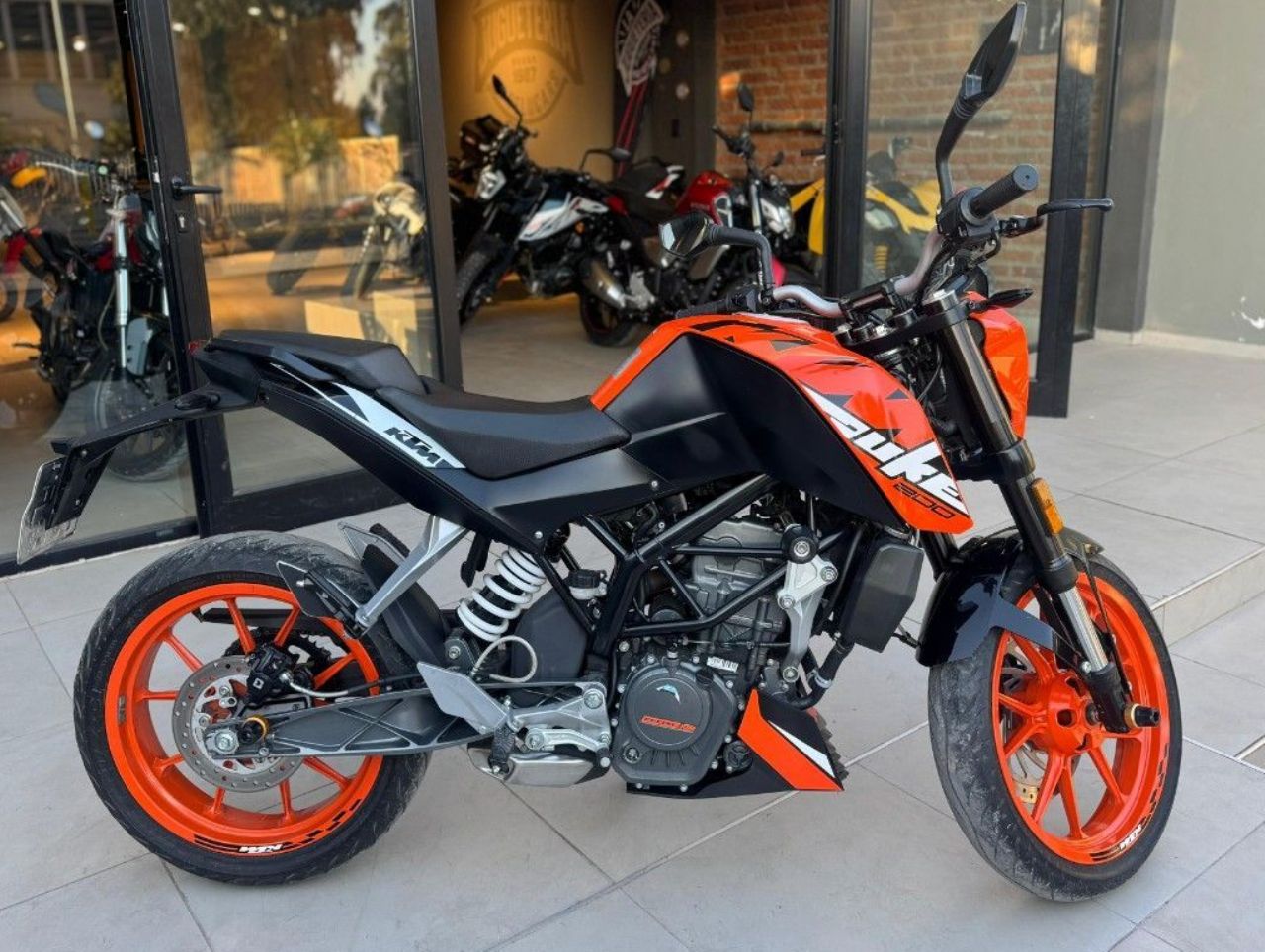 KTM Duke Usada Financiado en San Juan, deRuedas