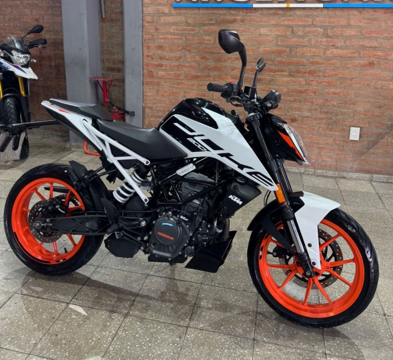 KTM Duke Usada Financiado en San Juan, deRuedas