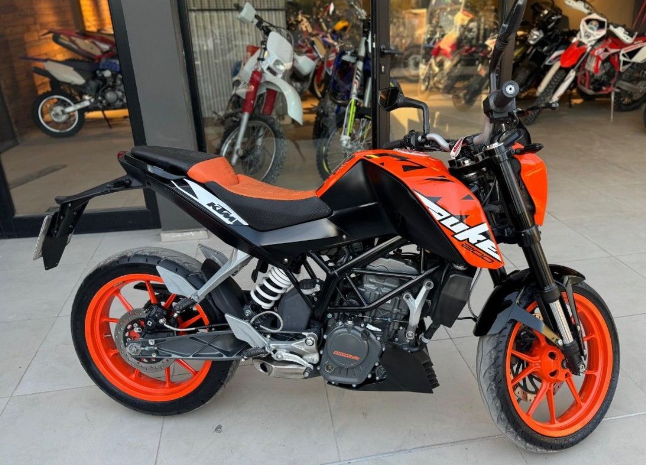 KTM Duke Usada Financiado en San Juan, deRuedas
