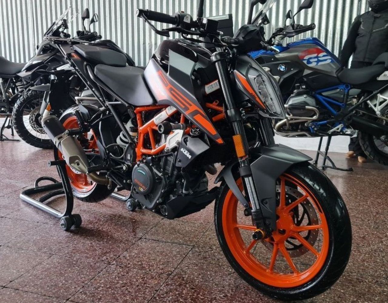 KTM Duke Nueva en Mendoza, deRuedas