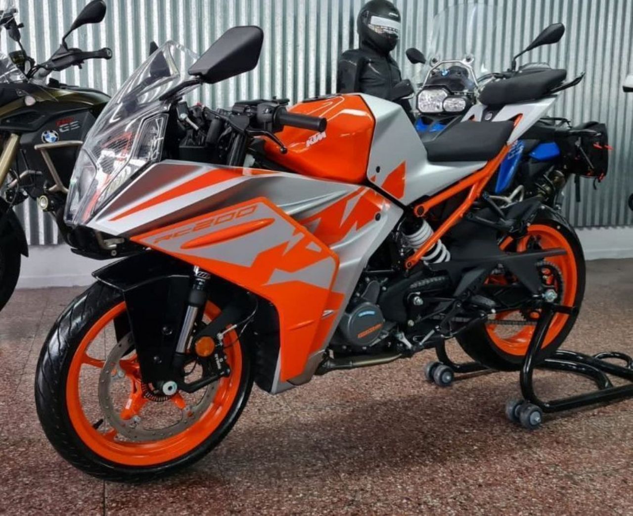 KTM RC Usada en Mendoza, deRuedas